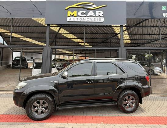 TOYOTA HILUX SW4 3.0 SRV 4X4 16V TURBO INTERCOOLER DIESEL 4P AUTOMÁTICO TOYOTA HILUX SW4 3.0 SRV 4X4 16V TURBO INTERCOOLER DIESEL 4P AUTOMÁTICO
